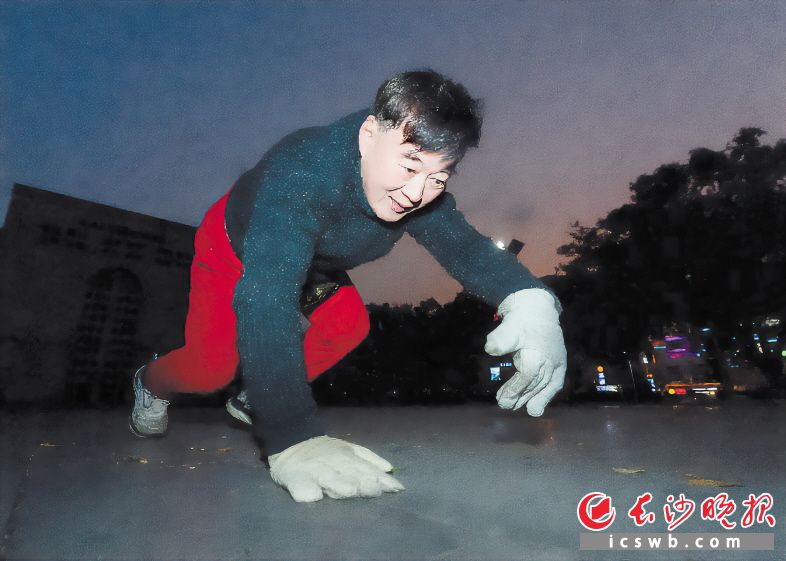 行” 专家表示并非所有人群都适合这样的锻炼方式千亿国际游戏登录长沙一老人22年坚