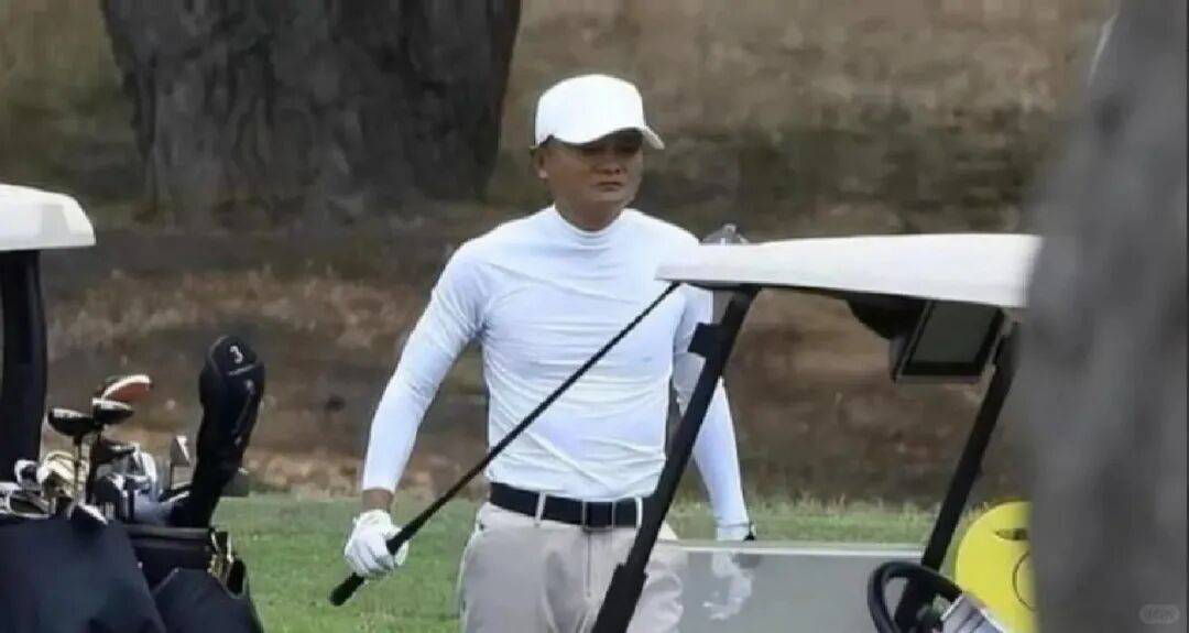 婆比邓文迪更狠的女人出现了…81岁世界首富找34岁中国老(图18)