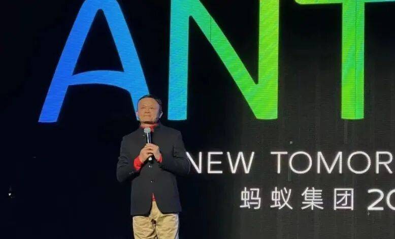 婆比邓文迪更狠的女人出现了…81岁世界首富找34岁中国老(图29)